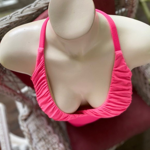 LULULEMON. Gorgeous Racerback Top - Picture 8 of 10